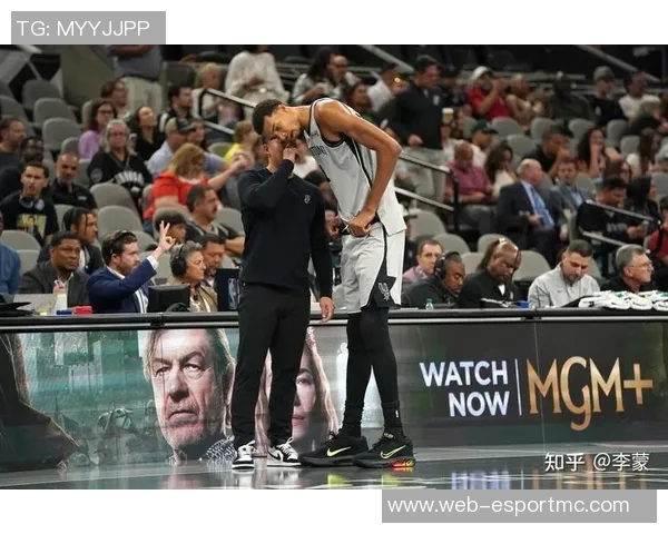 米奇约翰逊赞文班身体健康重返球场令人振奋